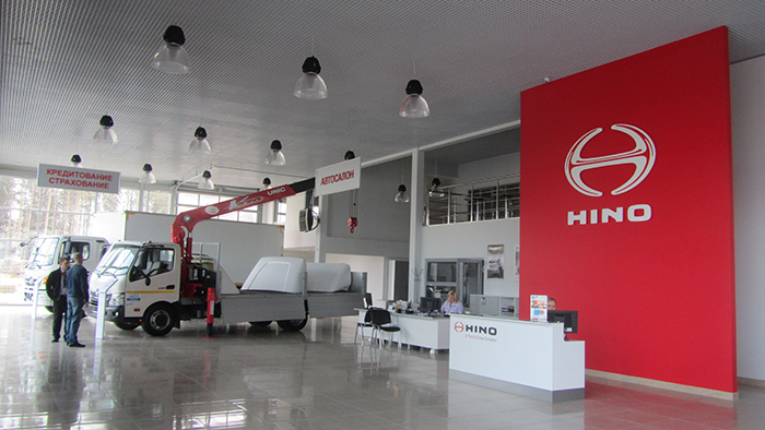 дилерский центр грузовой техники HINO торговый зал