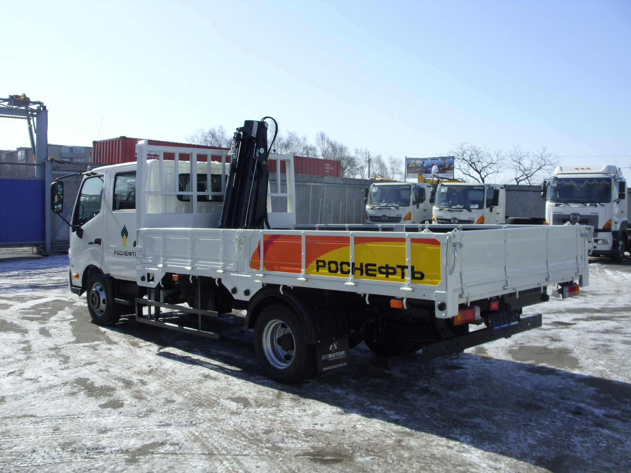 HINO с двойной кабиной для компании Роснефть