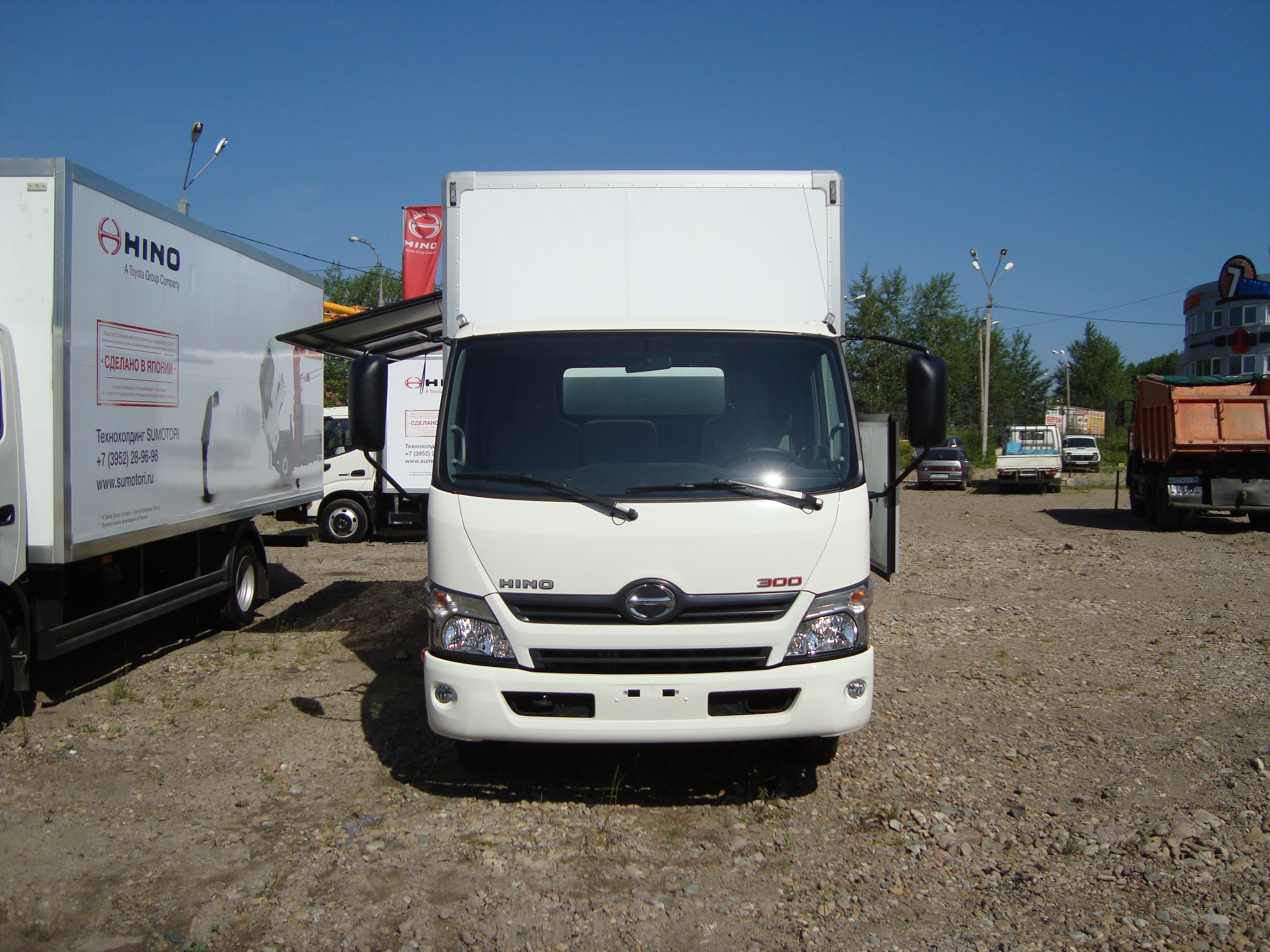 HINO 300 XZU720L-HKFRPW3